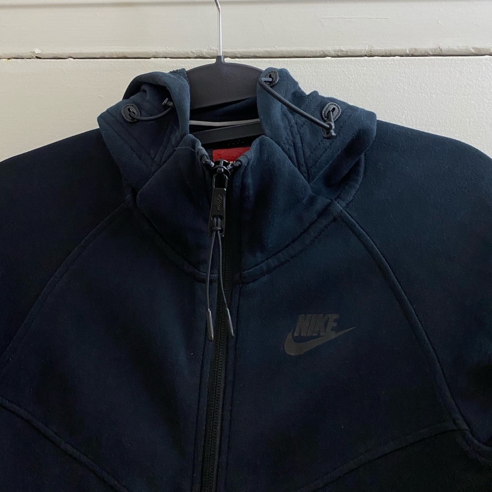 Women’s black Nike sports zip up jacket XS